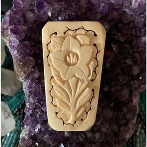 Vintage Dress Clip, Off White, Unstamped